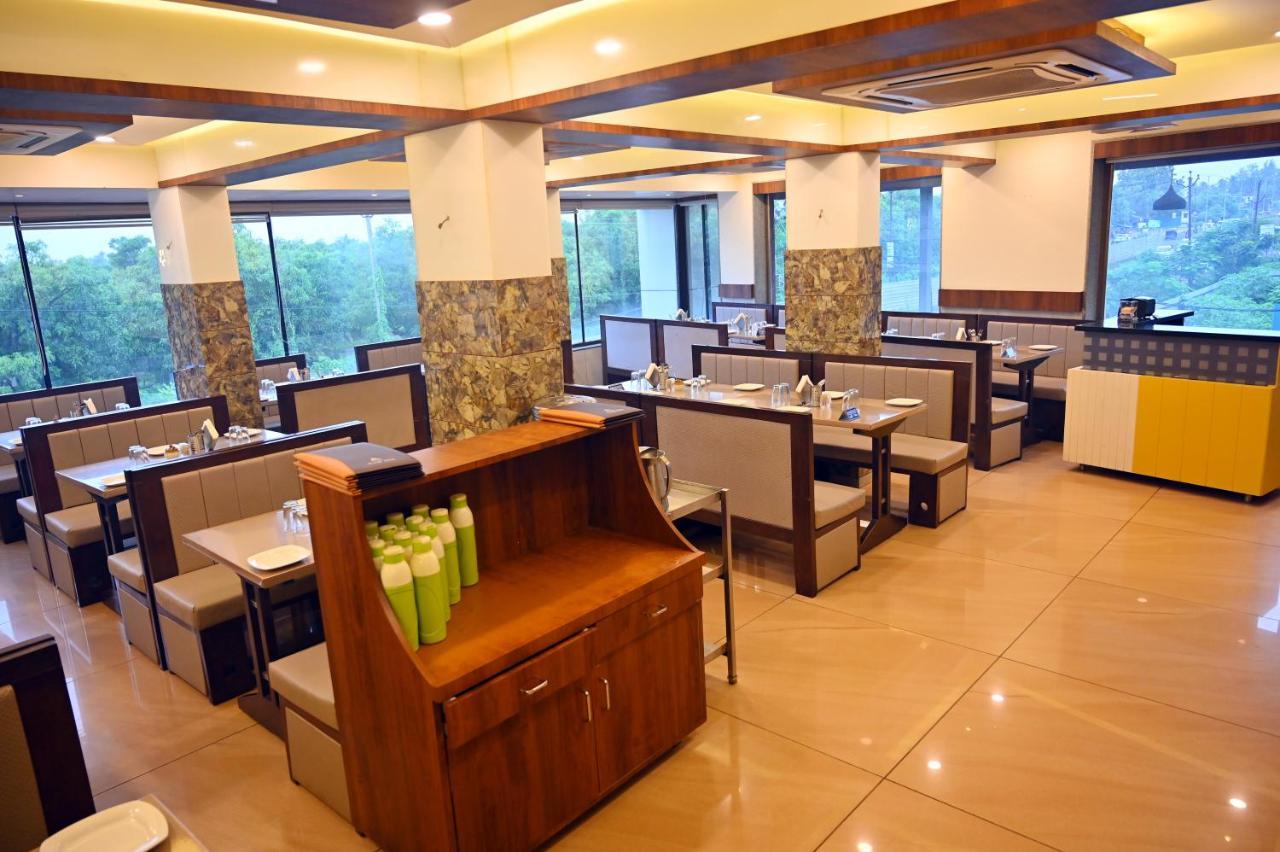 Hotel Aaram Umargam Екстер'єр фото