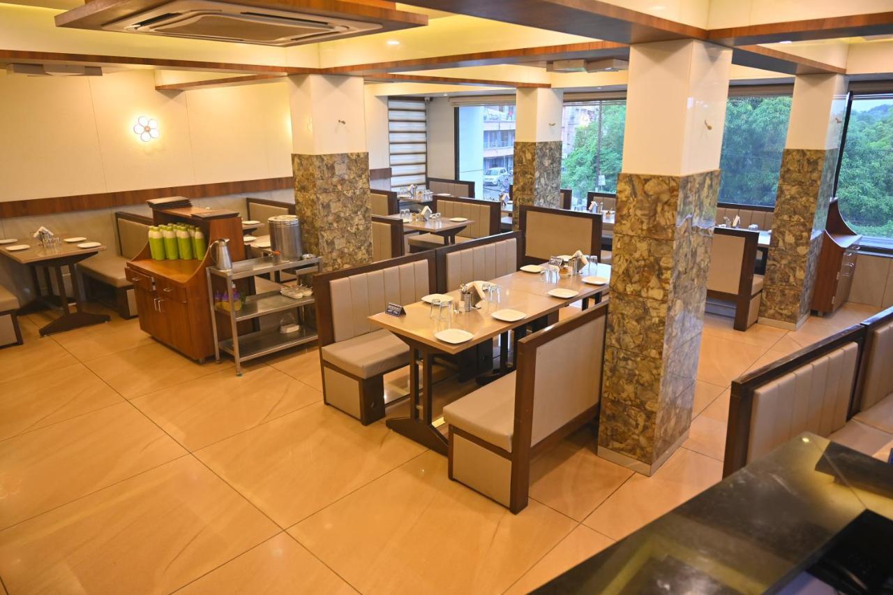 Hotel Aaram Umargam Екстер'єр фото