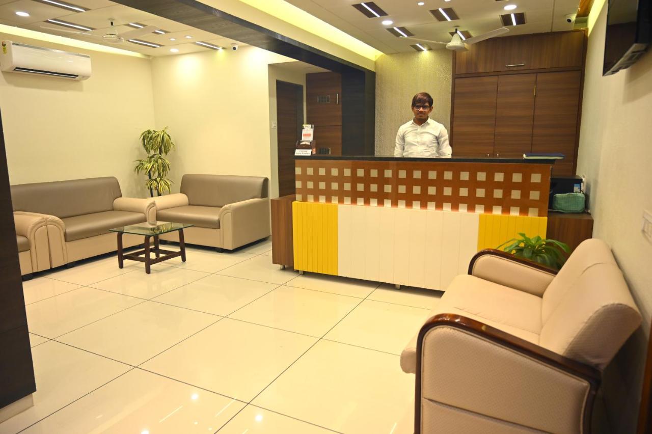 Hotel Aaram Umargam Екстер'єр фото