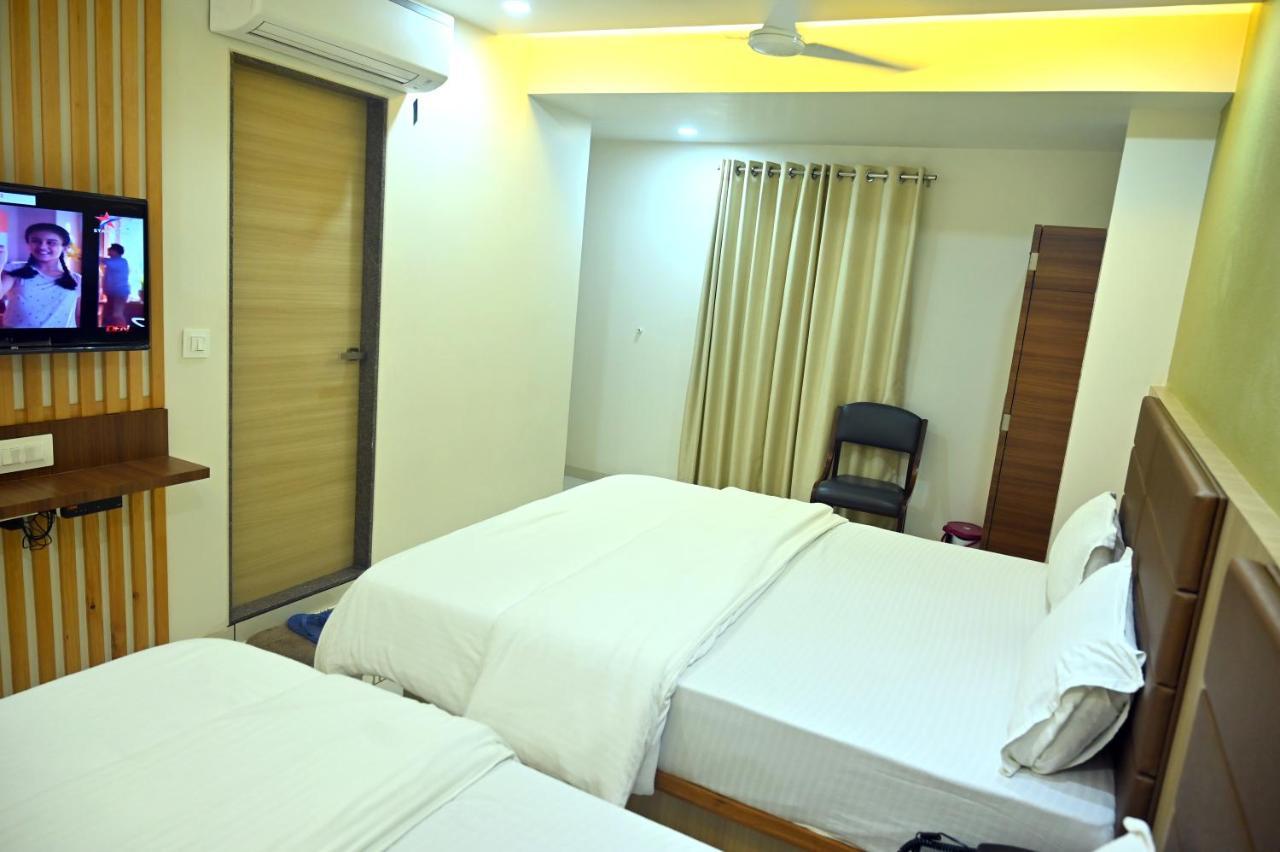 Hotel Aaram Umargam Екстер'єр фото