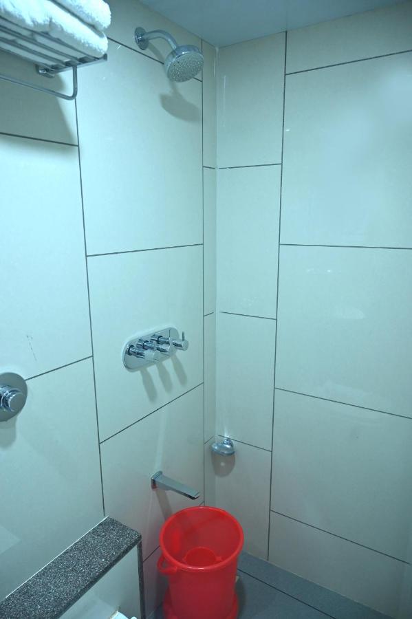 Hotel Aaram Umargam Екстер'єр фото