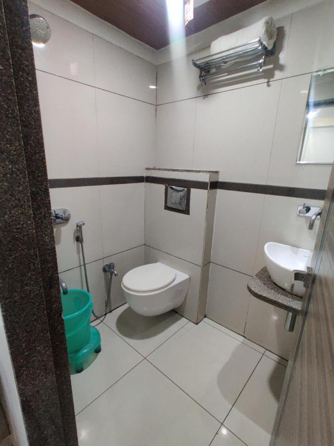 Hotel Aaram Umargam Екстер'єр фото