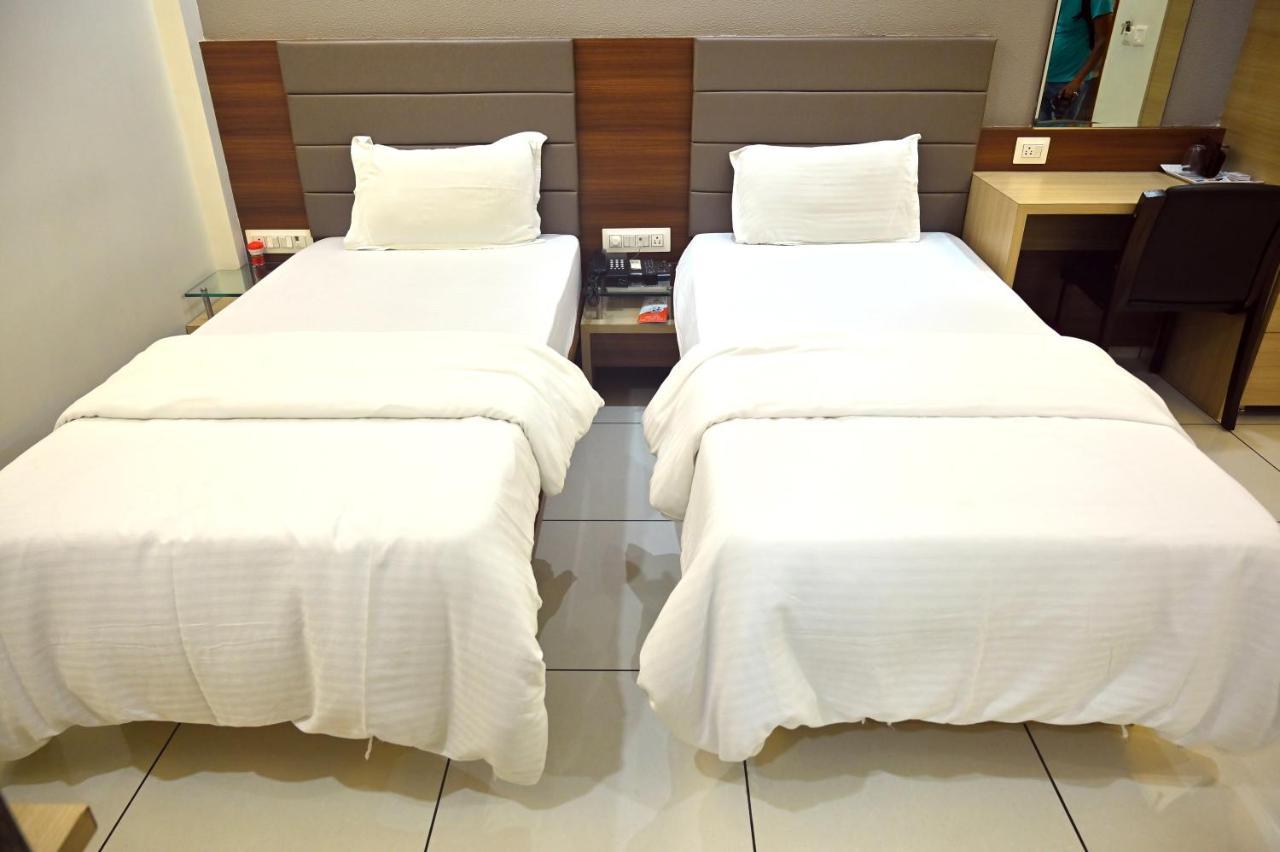 Hotel Aaram Umargam Екстер'єр фото
