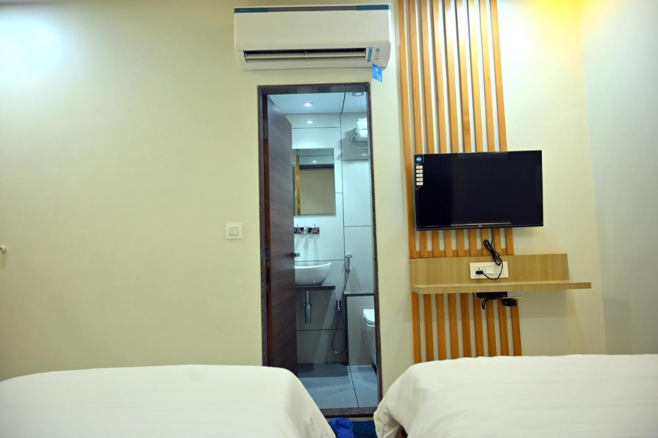 Hotel Aaram Umargam Екстер'єр фото