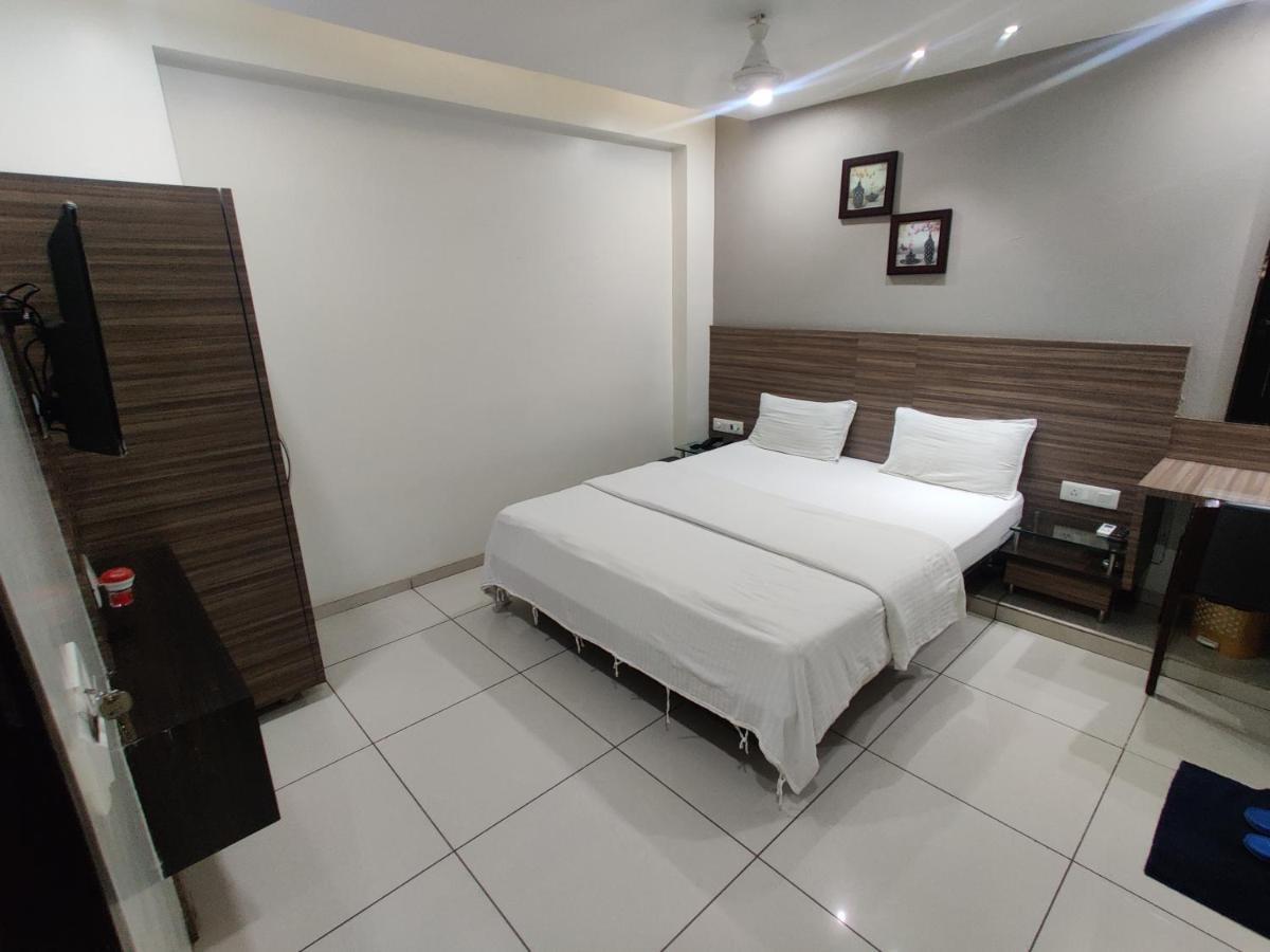 Hotel Aaram Umargam Екстер'єр фото